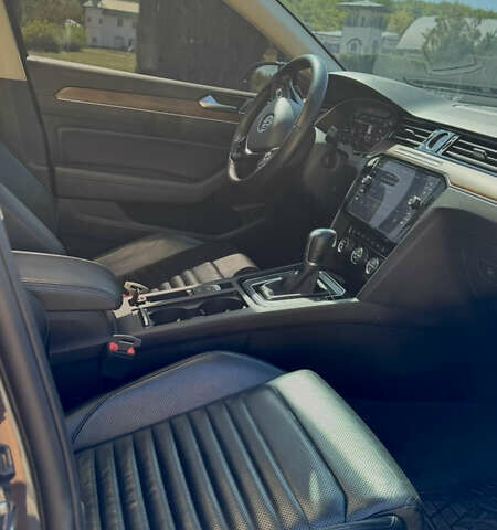 Серый Фольксваген Пассат, объемом двигателя 1.97 л и пробегом 171 тыс. км за 22200 $, фото 14 на Automoto.ua