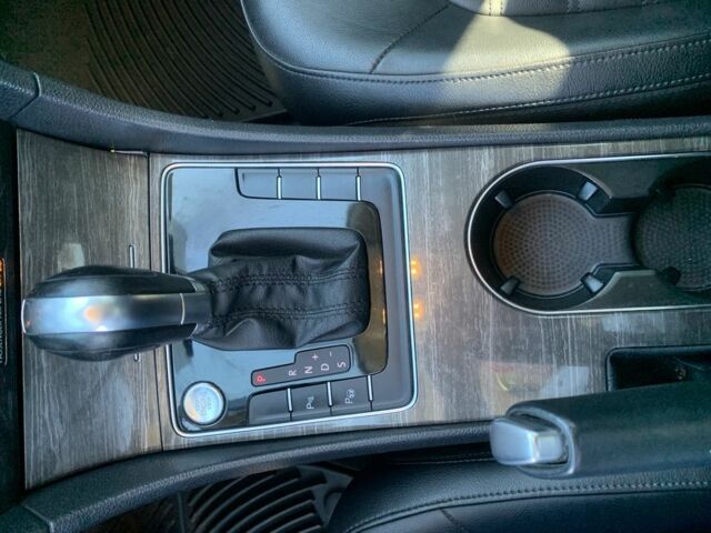 Серый Фольксваген Пассат, объемом двигателя 1.8 л и пробегом 229 тыс. км за 14999 $, фото 5 на Automoto.ua