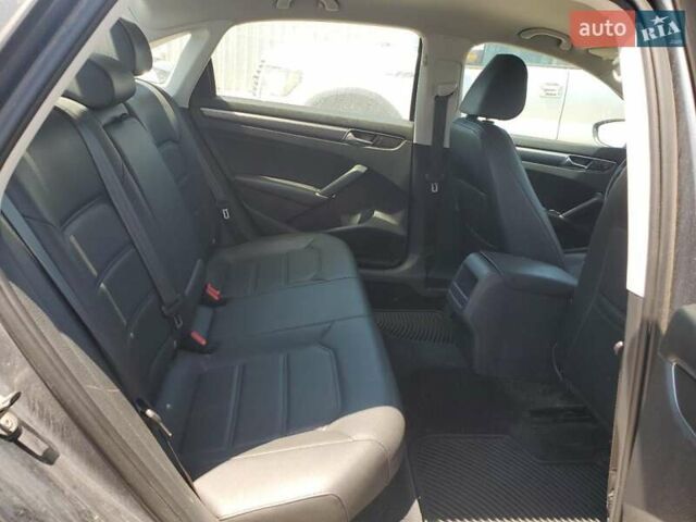 Сірий Фольксваген Пассат, об'ємом двигуна 1.8 л та пробігом 154 тис. км за 3000 $, фото 9 на Automoto.ua