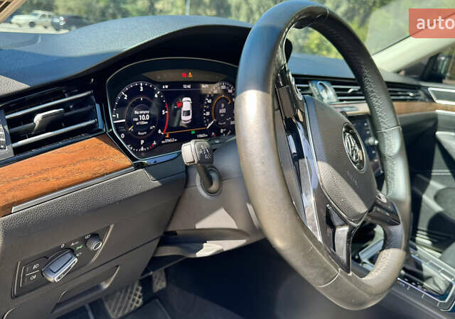 Серый Фольксваген Пассат, объемом двигателя 1.97 л и пробегом 171 тыс. км за 22200 $, фото 12 на Automoto.ua