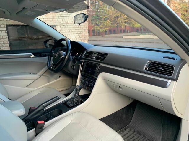 Серый Фольксваген Пассат, объемом двигателя 2 л и пробегом 155 тыс. км за 15500 $, фото 18 на Automoto.ua