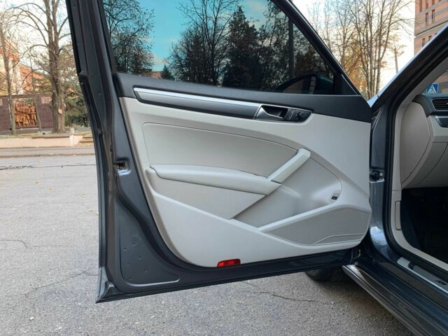 Серый Фольксваген Пассат, объемом двигателя 2 л и пробегом 155 тыс. км за 15500 $, фото 10 на Automoto.ua