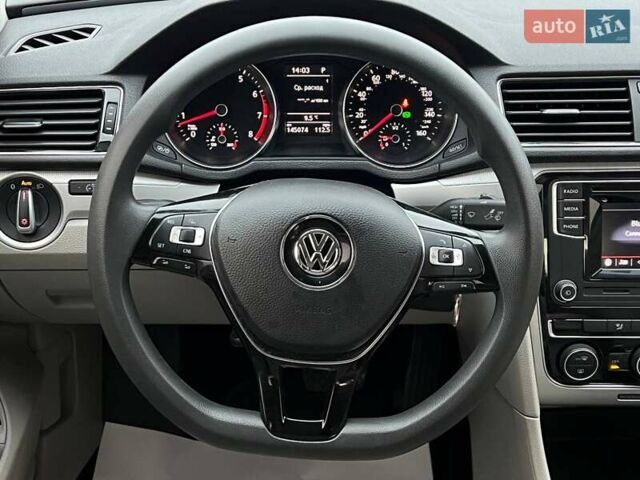 Сірий Фольксваген Пассат, об'ємом двигуна 1.8 л та пробігом 145 тис. км за 11700 $, фото 10 на Automoto.ua