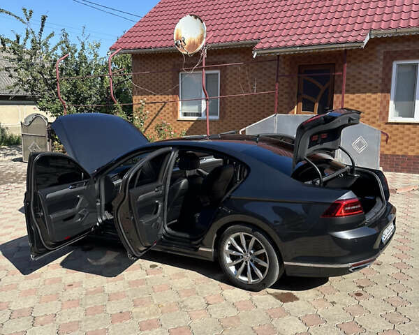 Серый Фольксваген Пассат, объемом двигателя 1.97 л и пробегом 260 тыс. км за 17800 $, фото 9 на Automoto.ua