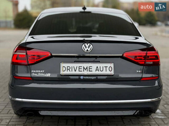 Сірий Фольксваген Пассат, об'ємом двигуна 1.8 л та пробігом 176 тис. км за 11799 $, фото 5 на Automoto.ua