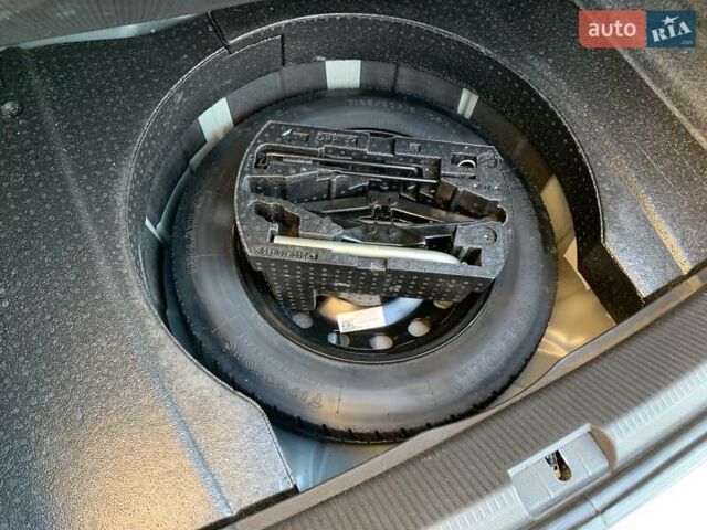 Серый Фольксваген Пассат, объемом двигателя 2 л и пробегом 155 тыс. км за 14999 $, фото 49 на Automoto.ua