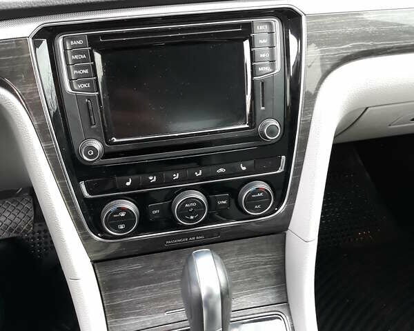 Сірий Фольксваген Пассат, об'ємом двигуна 1.8 л та пробігом 116 тис. км за 16200 $, фото 28 на Automoto.ua