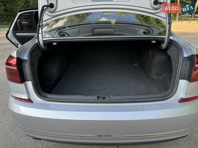 Серый Фольксваген Пассат, объемом двигателя 1.8 л и пробегом 95 тыс. км за 12700 $, фото 8 на Automoto.ua