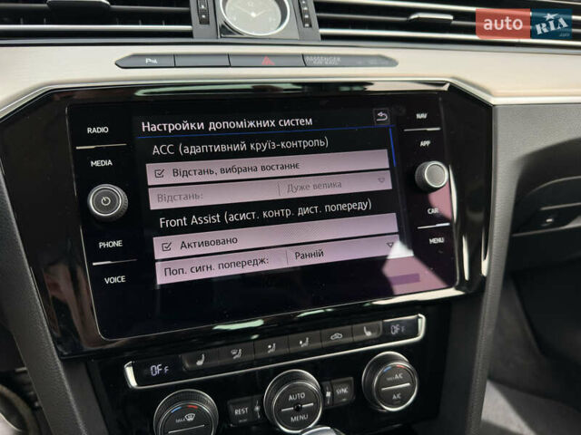 Серый Фольксваген Пассат, объемом двигателя 1.97 л и пробегом 215 тыс. км за 23500 $, фото 23 на Automoto.ua