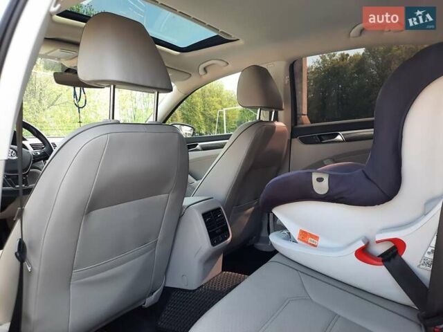 Сірий Фольксваген Пассат, об'ємом двигуна 1.8 л та пробігом 178 тис. км за 15000 $, фото 6 на Automoto.ua