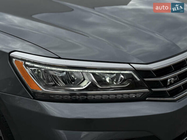 Сірий Фольксваген Пассат, об'ємом двигуна 1.8 л та пробігом 235 тис. км за 13900 $, фото 5 на Automoto.ua