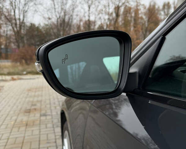 Сірий Фольксваген Пассат, об'ємом двигуна 1.8 л та пробігом 176 тис. км за 11799 $, фото 26 на Automoto.ua