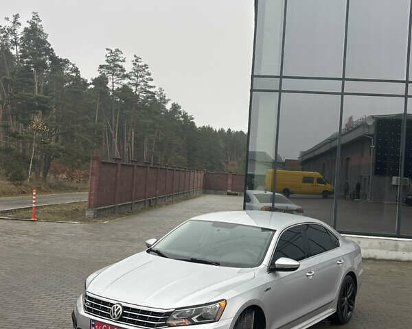 Сірий Фольксваген Пассат, об'ємом двигуна 1.8 л та пробігом 208 тис. км за 11800 $, фото 2 на Automoto.ua