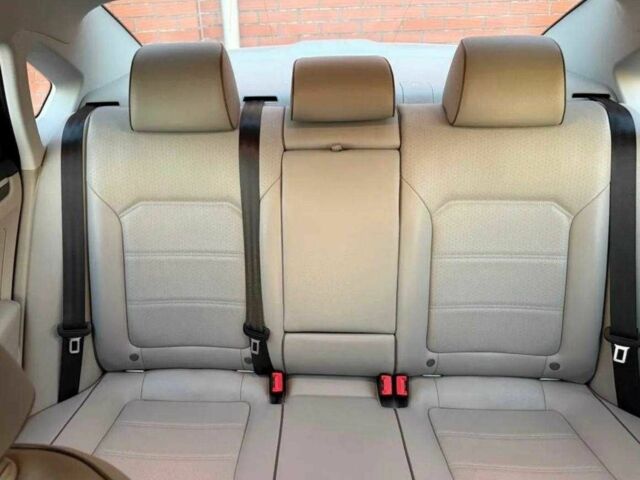 Серый Фольксваген Пассат, объемом двигателя 1.8 л и пробегом 120 тыс. км за 9200 $, фото 12 на Automoto.ua