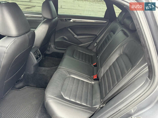 Серый Фольксваген Пассат, объемом двигателя 1.8 л и пробегом 200 тыс. км за 14300 $, фото 7 на Automoto.ua