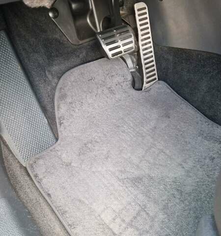 Серый Фольксваген Пассат, объемом двигателя 1.8 л и пробегом 183 тыс. км за 13700 $, фото 17 на Automoto.ua