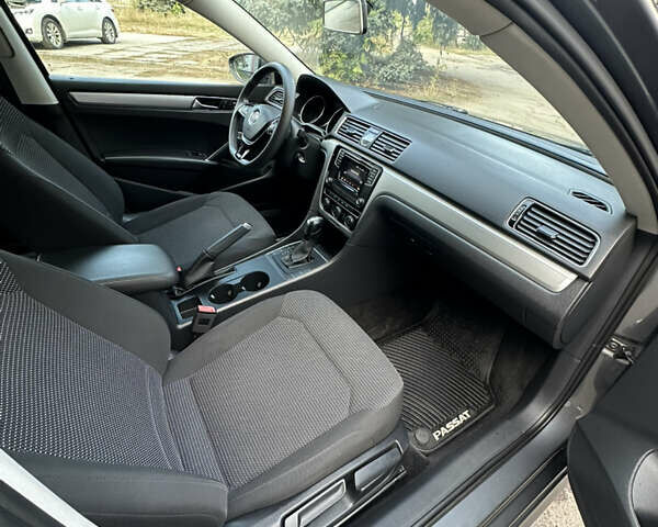 Сірий Фольксваген Пассат, об'ємом двигуна 1.8 л та пробігом 82 тис. км за 12900 $, фото 11 на Automoto.ua