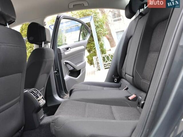 Серый Фольксваген Пассат, объемом двигателя 1.8 л и пробегом 48 тыс. км за 18500 $, фото 17 на Automoto.ua