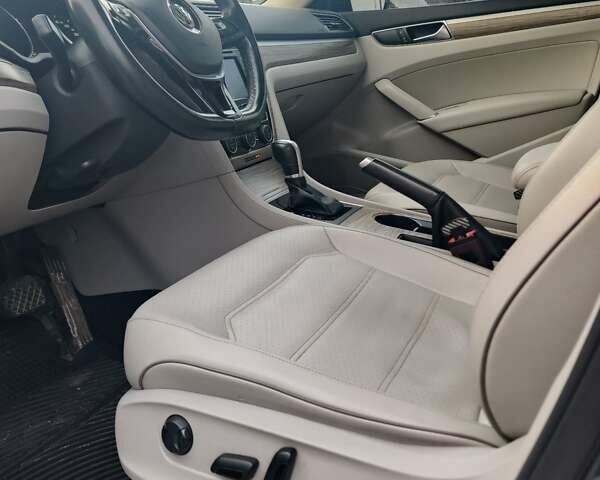 Сірий Фольксваген Пассат, об'ємом двигуна 1.98 л та пробігом 96 тис. км за 14400 $, фото 24 на Automoto.ua