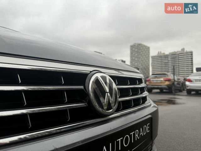 Сірий Фольксваген Пассат, об'ємом двигуна 2 л та пробігом 149 тис. км за 14700 $, фото 43 на Automoto.ua