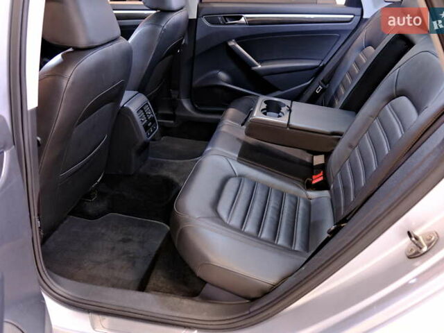 Серый Фольксваген Пассат, объемом двигателя 1.8 л и пробегом 180 тыс. км за 14800 $, фото 30 на Automoto.ua