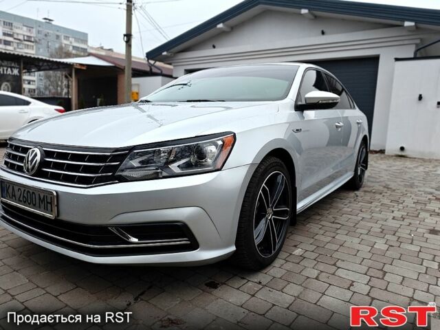 Серый Фольксваген Пассат, объемом двигателя 2 л и пробегом 176 тыс. км за 14800 $, фото 4 на Automoto.ua