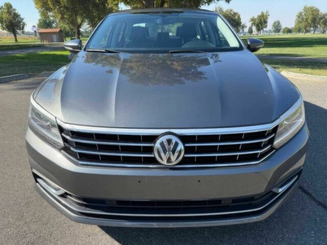 Серый Фольксваген Пассат, объемом двигателя 1.8 л и пробегом 63 тыс. км за 8900 $, фото 1 на Automoto.ua