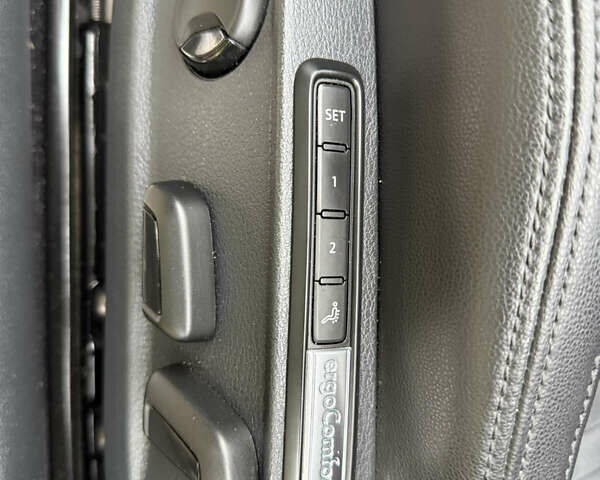 Серый Фольксваген Пассат, объемом двигателя 1.97 л и пробегом 190 тыс. км за 18500 $, фото 16 на Automoto.ua