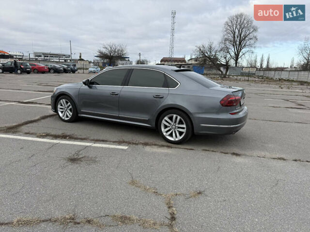 Серый Фольксваген Пассат, объемом двигателя 1.8 л и пробегом 200 тыс. км за 14300 $, фото 2 на Automoto.ua