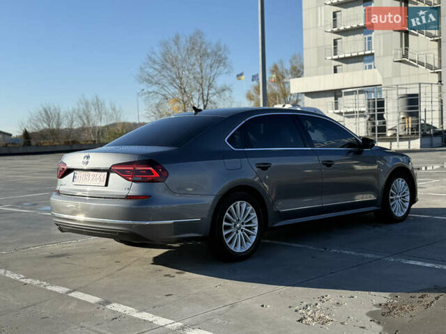 Сірий Фольксваген Пассат, об'ємом двигуна 1.8 л та пробігом 193 тис. км за 15000 $, фото 7 на Automoto.ua