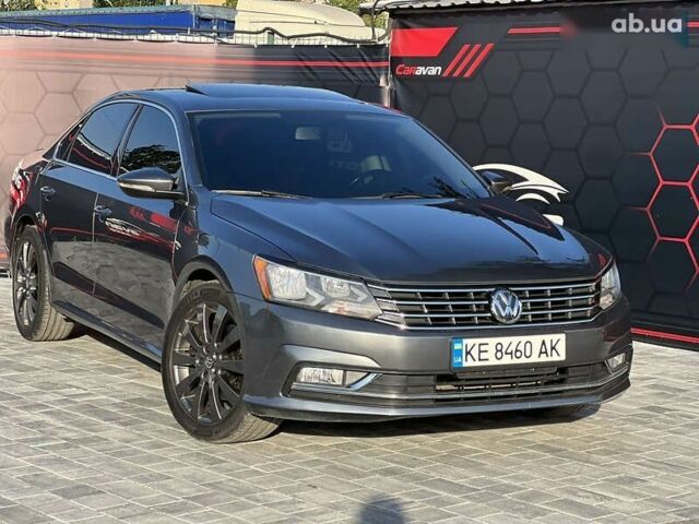 Серый Фольксваген Пассат, объемом двигателя 2 л и пробегом 180 тыс. км за 11999 $, фото 2 на Automoto.ua