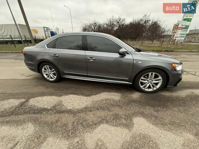Серый Фольксваген Пассат, объемом двигателя 1.78 л и пробегом 158 тыс. км за 13000 $, фото 2 на Automoto.ua