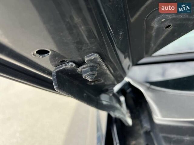 Серый Фольксваген Пассат, объемом двигателя 1.8 л и пробегом 219 тыс. км за 11500 $, фото 72 на Automoto.ua