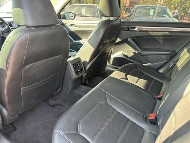 Сірий Фольксваген Пассат, об'ємом двигуна 1.8 л та пробігом 137 тис. км за 13999 $, фото 7 на Automoto.ua