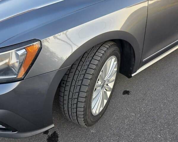 Сірий Фольксваген Пассат, об'ємом двигуна 1.8 л та пробігом 163 тис. км за 12600 $, фото 1 на Automoto.ua