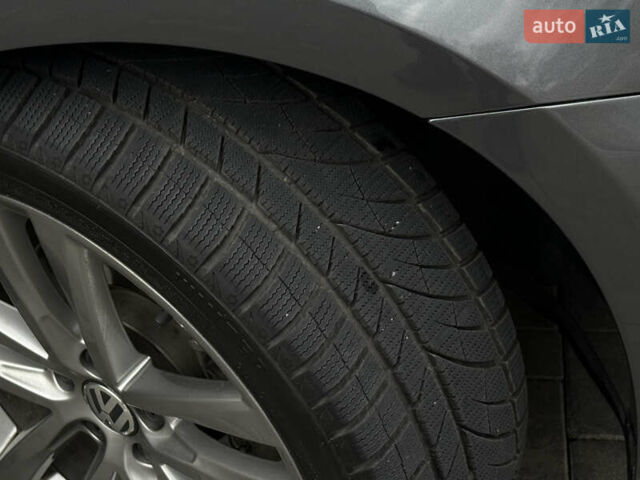 Сірий Фольксваген Пассат, об'ємом двигуна 1.8 л та пробігом 235 тис. км за 13900 $, фото 16 на Automoto.ua