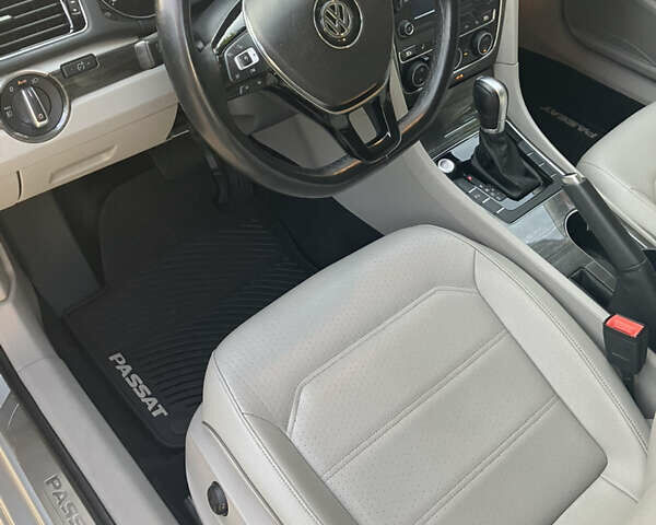 Серый Фольксваген Пассат, объемом двигателя 1.8 л и пробегом 69 тыс. км за 17000 $, фото 8 на Automoto.ua