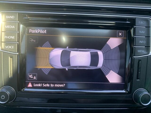 Серый Фольксваген Пассат, объемом двигателя 1.8 л и пробегом 229 тыс. км за 14999 $, фото 10 на Automoto.ua