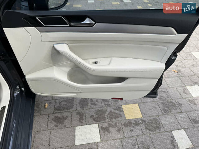 Сірий Фольксваген Пассат, об'ємом двигуна 2 л та пробігом 177 тис. км за 19850 $, фото 123 на Automoto.ua