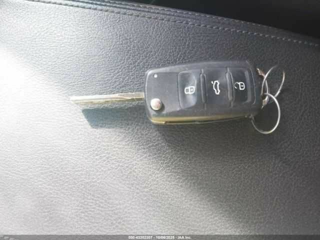 Сірий Фольксваген Пассат, об'ємом двигуна 1.8 л та пробігом 88 тис. км за 1500 $, фото 10 на Automoto.ua