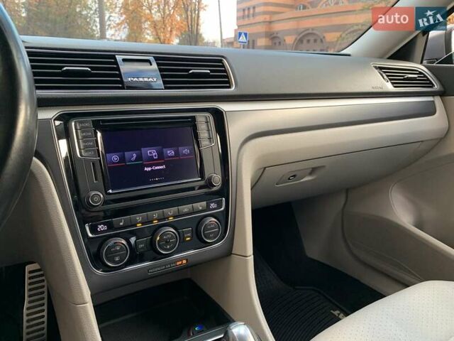 Сірий Фольксваген Пассат, об'ємом двигуна 2 л та пробігом 155 тис. км за 15500 $, фото 39 на Automoto.ua