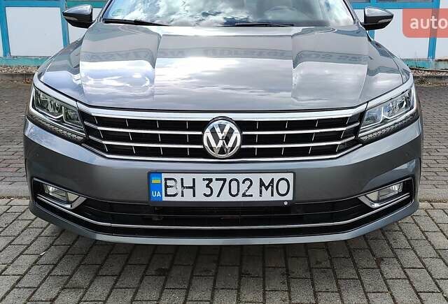 Серый Фольксваген Пассат, объемом двигателя 1.8 л и пробегом 64 тыс. км за 18000 $, фото 2 на Automoto.ua