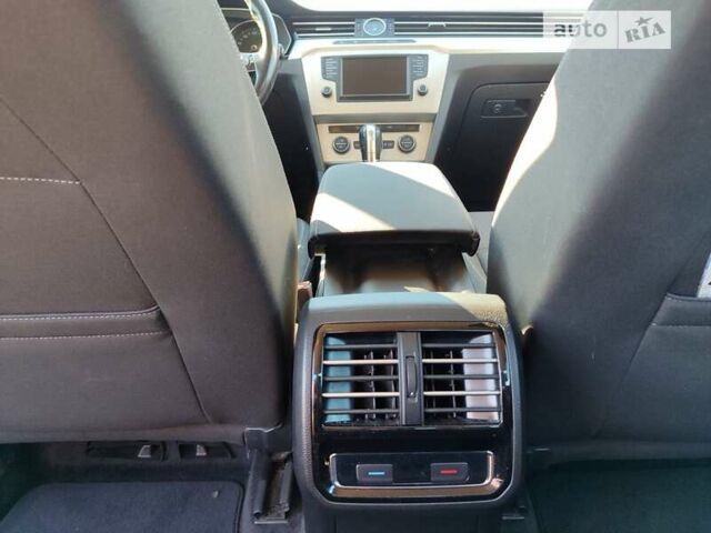 Серый Фольксваген Пассат, объемом двигателя 1.6 л и пробегом 260 тыс. км за 15100 $, фото 13 на Automoto.ua