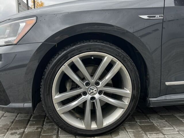 Сірий Фольксваген Пассат, об'ємом двигуна 1.8 л та пробігом 174 тис. км за 12900 $, фото 5 на Automoto.ua