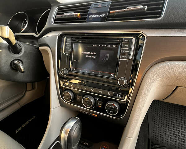 Серый Фольксваген Пассат, объемом двигателя 2 л и пробегом 139 тыс. км за 14500 $, фото 15 на Automoto.ua