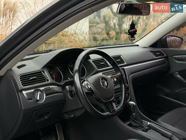 Фольксваген Пассат 2017 в Луцке на Automoto.ua Серый Фольксваген Пассат, объемом двигателя 1.8 л и пробегом 234 тыс. км за 14300 $, фото 10 на Automoto.ua