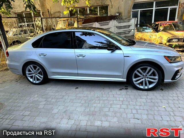 Сірий Фольксваген Пассат, об'ємом двигуна 1.8 л та пробігом 137 тис. км за 15200 $, фото 1 на Automoto.ua