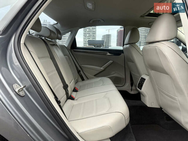 Сірий Фольксваген Пассат, об'ємом двигуна 2 л та пробігом 149 тис. км за 14700 $, фото 40 на Automoto.ua