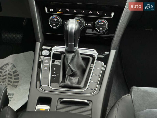 Серый Фольксваген Пассат, объемом двигателя 1.97 л и пробегом 225 тыс. км за 18750 $, фото 35 на Automoto.ua