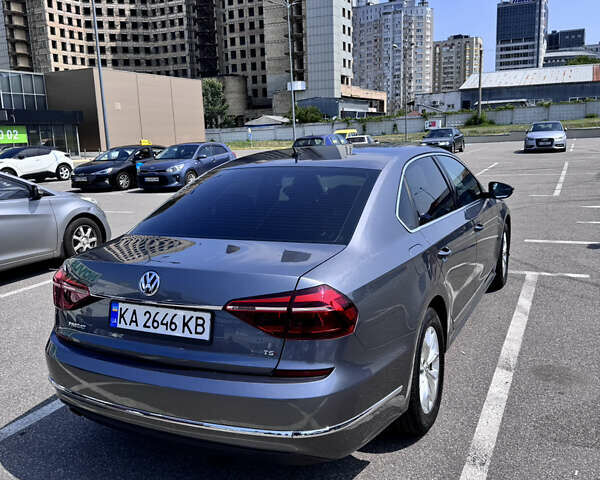 Серый Фольксваген Пассат, объемом двигателя 1.8 л и пробегом 149 тыс. км за 11900 $, фото 3 на Automoto.ua